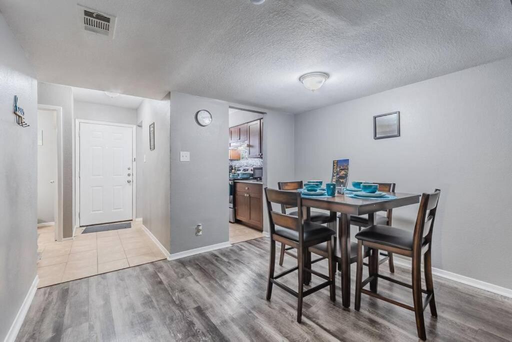 Cozy 2 Bedroom Apt 9Ml From Downtown Ft Worth ฟอร์ตเวิร์ท ภายนอก รูปภาพ